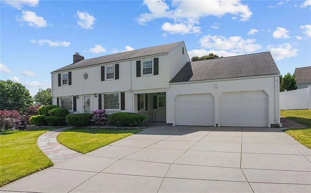 1754606073-11 Iris Dr, Cranston