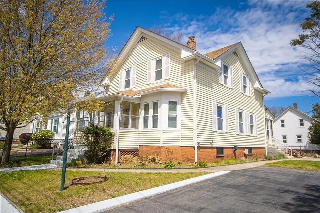 1754606074-28 Hemlock Ave
