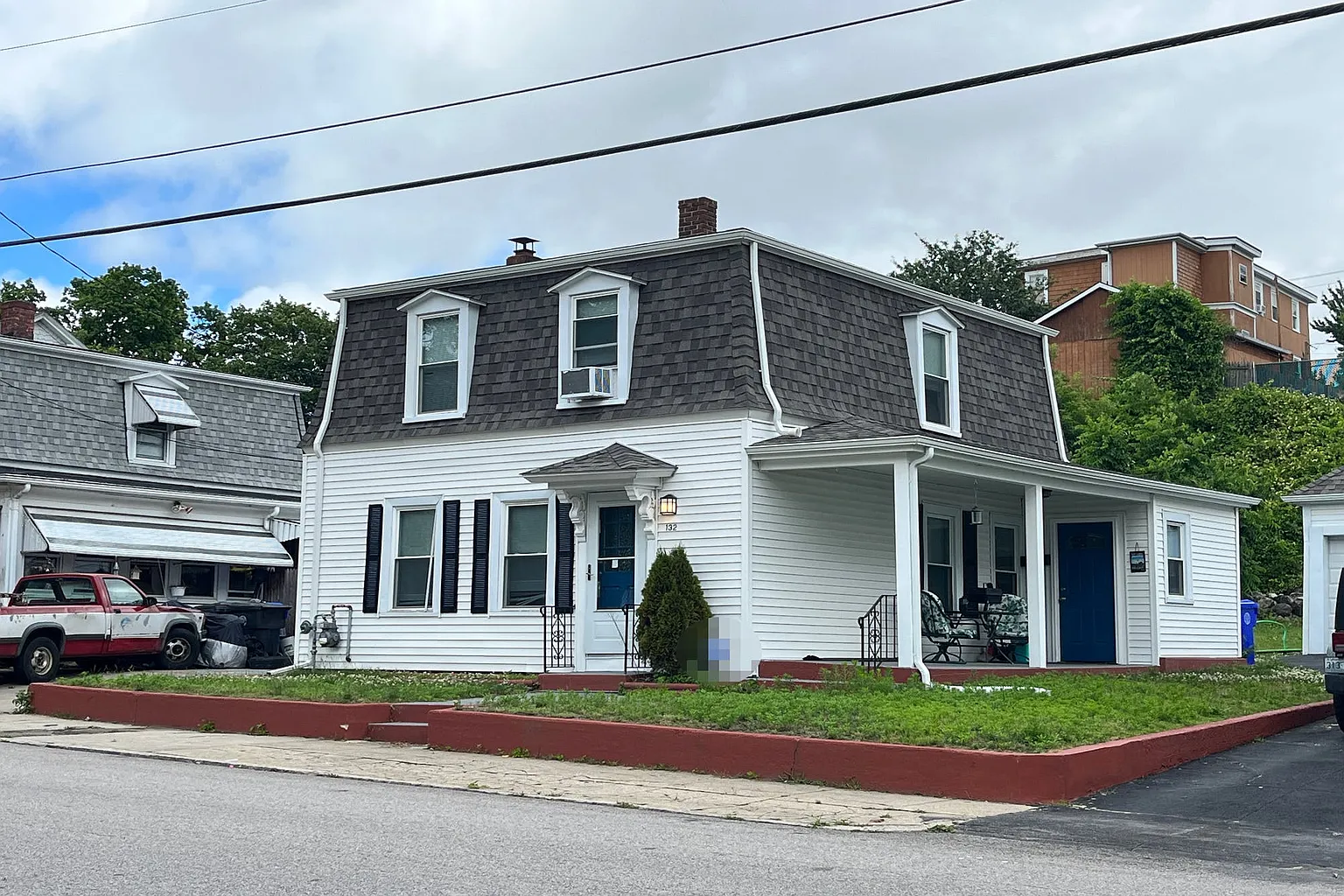 1754606075-132 Brookside Ave