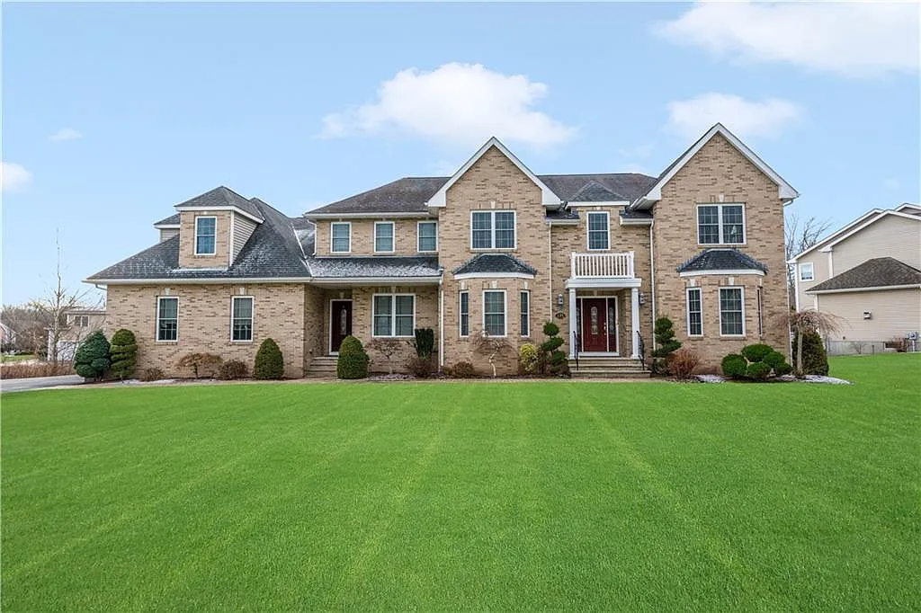 1754606076-135 Fox Ridge Dr
